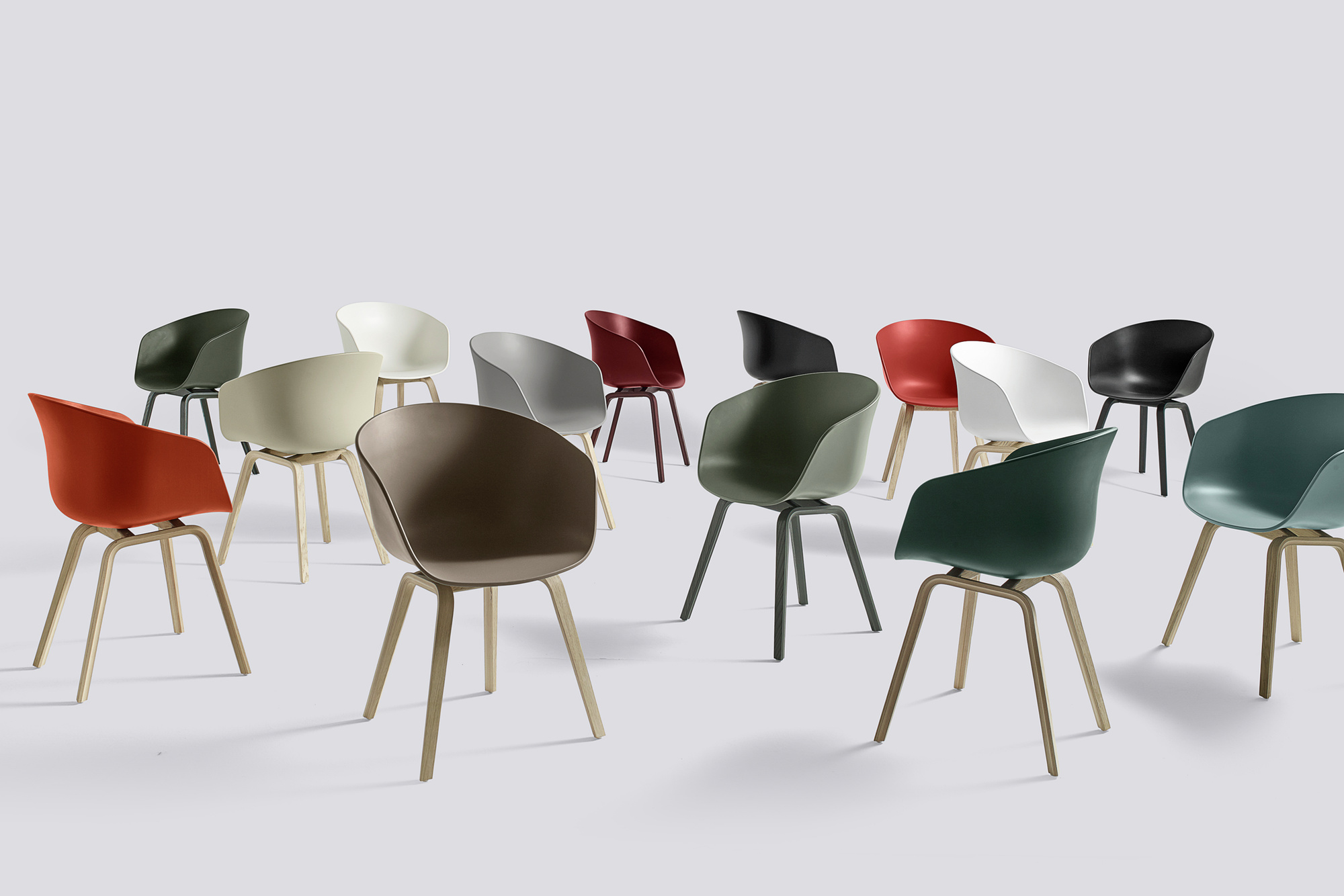 Hay-AAC-22-stoelen-nieuwe-kleuren-sfeerbeeld-5-overzicht-alle-kleuren
